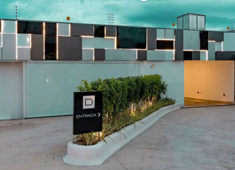 Orgia em motel na zona Leste acaba em briga, garrafa quebrada e dois feridos, um era casado