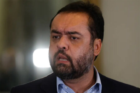 Cláudio Castro admite excesso de poder em megaoperação no Rio e cobra apoio federal: “Estamos em guerra sozinhos” Cláudio Castro admite excesso de poder em megaoperação no Rio e cobra apoio federal: “Estamos em guerra sozinhos”