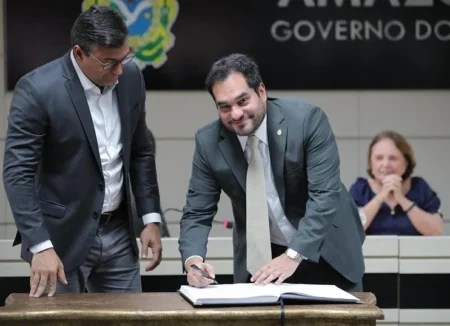 Wilson Lima exonera Flávio Antony, que deixa governo para concorrer à vaga no TJ-AM