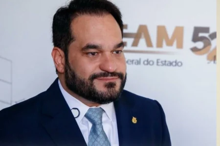 Flávio Antony ingressa na Justiça contra restrição da OAB-AM e pede liminar para garantir candidatura ao Quinto Constitucional Flávio Antony ingressa na Justiça contra restrição da OAB-AM e pede liminar para garantir candidatura ao Quinto Constitucional