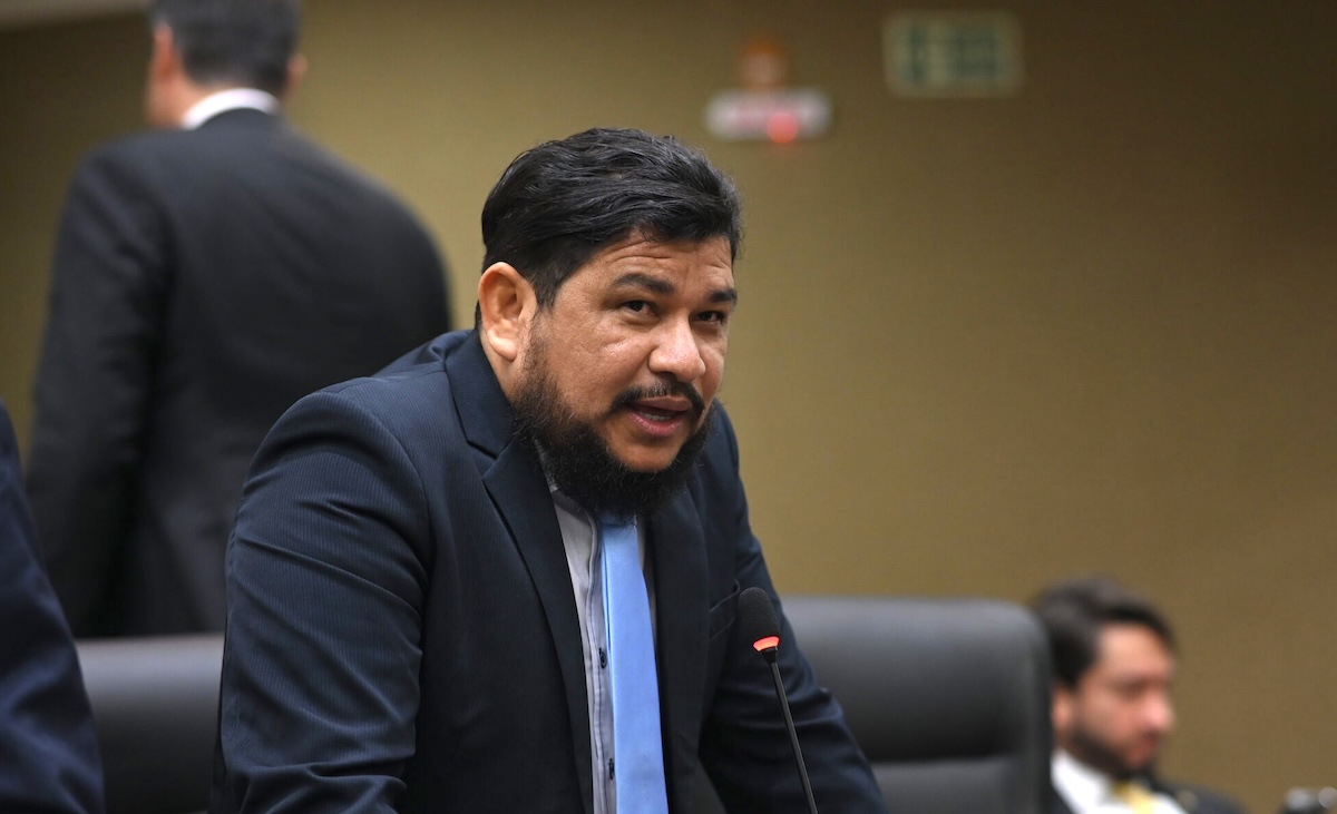 Rosinaldo Bual movimentou R$ 5,2 milhões e tinha cofre com R$ 300 mil e fuzil, aponta MP