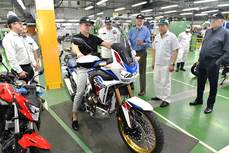 Prefeito David Almeida reconhece investimento da Honda e destaca importância da empresa para a economia de Manaus