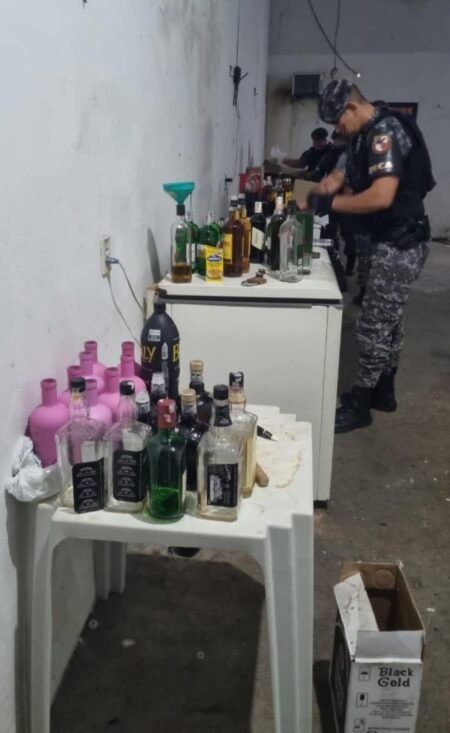 Laboratório clandestino de bebidas falsificadas é fechado no Jorge Teixeira