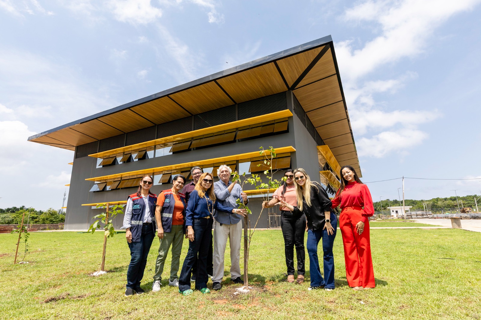 Com a obra da nova sede do Implurb, Prefeitura de Manaus avança com plantio de árvores e projeto sustentável no Parque Mosaico