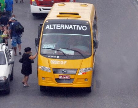 Prefeitura de Manaus apresenta protótipo de veículo para novo sistema de transporte complementar
