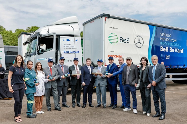 "Brasil vai ser o campeão de transição energética", afirma Lula em audiência com executivos dos setores automobilístico e de biocombustíveis