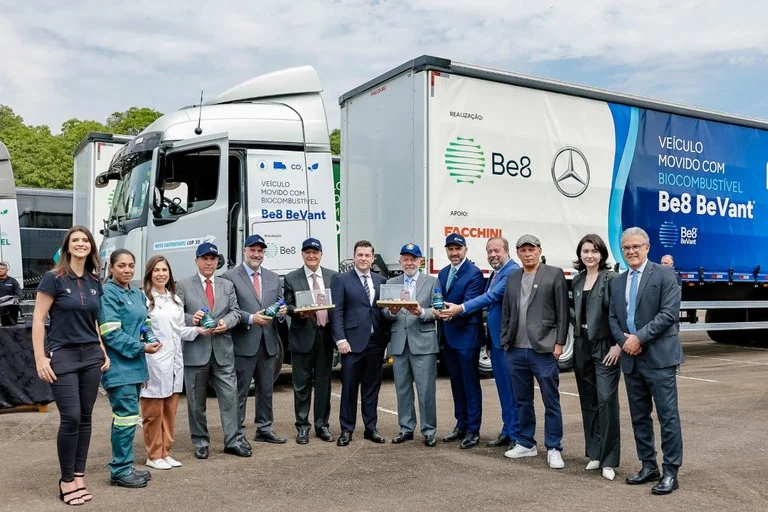 “Brasil vai ser o campeão de transição energética”, afirma Lula em audiência com executivos dos setores automobilístico e de biocombustíveis "Brasil vai ser o campeão de transição energética", afirma Lula em audiência com executivos dos setores automobilístico e de biocombustíveis