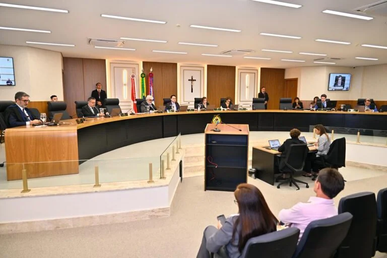 Prefeito de Envira é obrigado pelo TCE-AM a ressarcir quase R$ 90 mil por irregularidades em obras escolares Prefeito de Envira é obrigado pelo TCE-AM a ressarcir quase R$ 90 mil por irregularidades em obras escolares