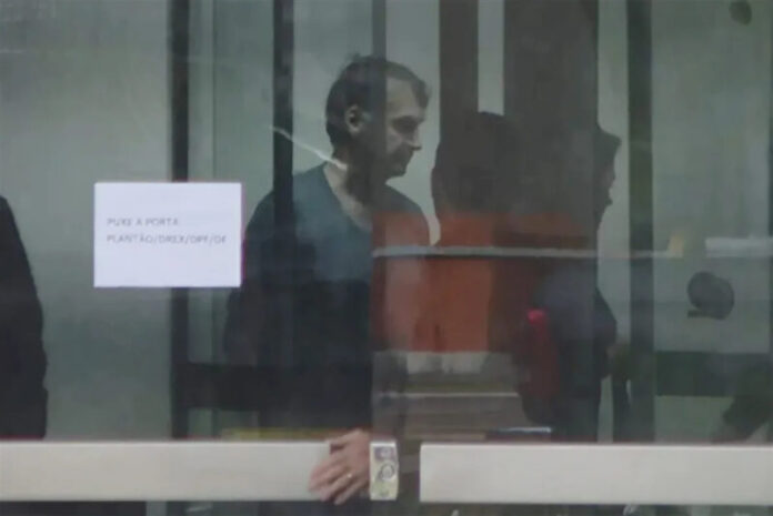 STF começa julgamento que pode manter prisão preventiva de Jair Bolsonaro; Moraes e Dino votam por manter decisão