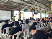 Prefeitura de Manaus leva educação de trânsito à fabricante de motos e reforça cuidados essenciais para motociclistas