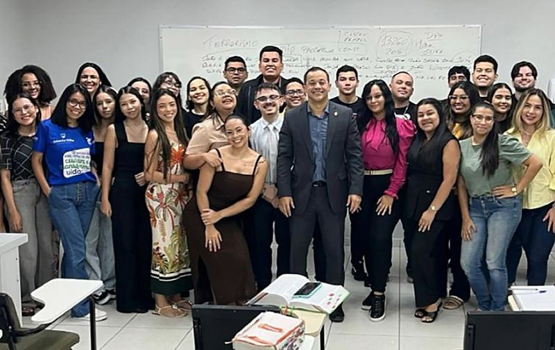Delegado Pablo palestra para finalistas do curso de Direito, sobre as novas leis penais do Brasil