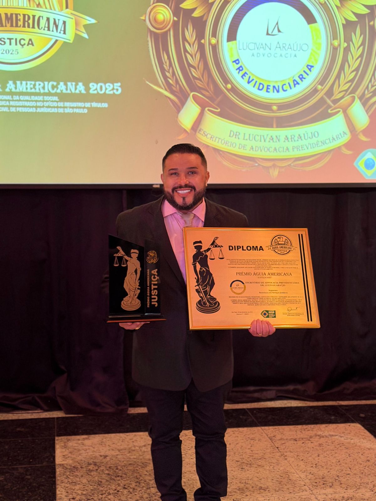 Dr. Lucivan Araújo é homenageado com o Prêmio Águia Americana Justiça 2025 em São Paulo