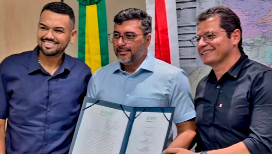 Wilson Lima e prefeito Emerson Mello firmam convênio para asfaltar 14 ruas no bairro Novo Vencedor, em Beruri