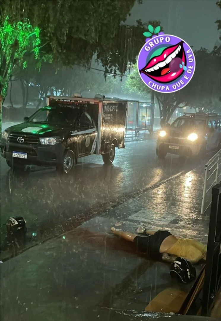 Homem é executado a tiros em frente a tabacaria na Avenida Pedro Teixeira, em Manaus Homem é executado a tiros em frente a tabacaria na Avenida Pedro Teixeira, em Manaus