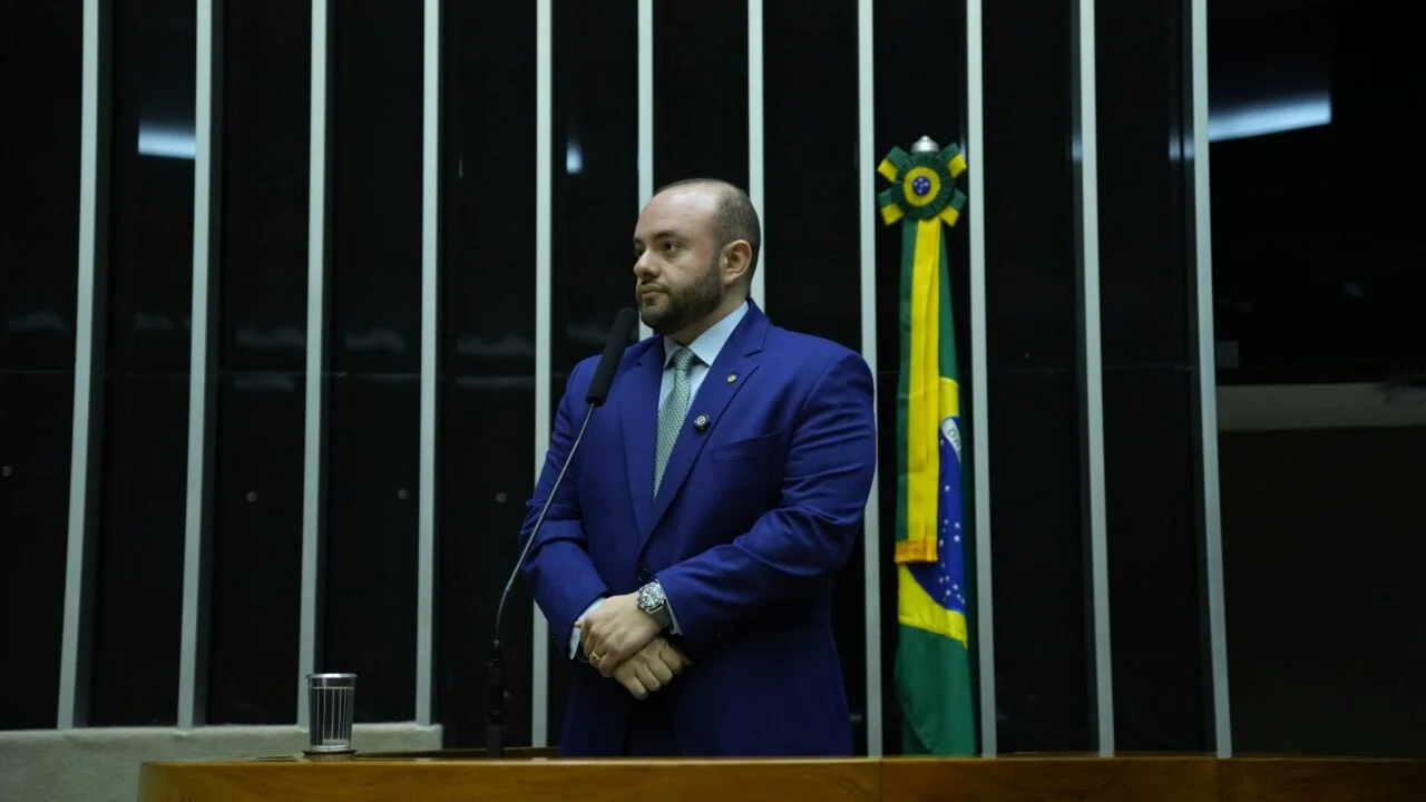 Fausto Jr. critica prisão de Bolsonaro e afirma que decisão tem motivação política