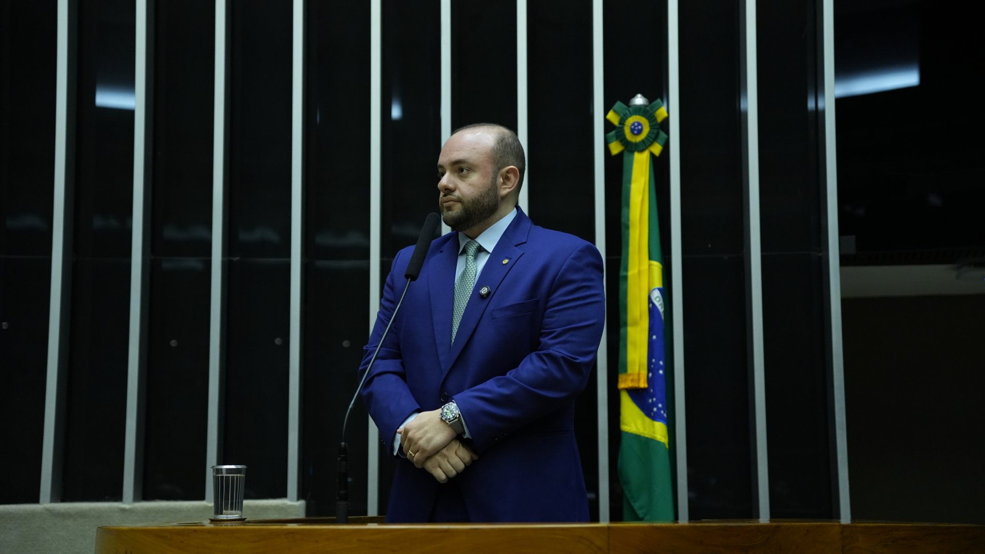Fausto Jr. critica prisão de Bolsonaro e afirma que decisão tem motivação política