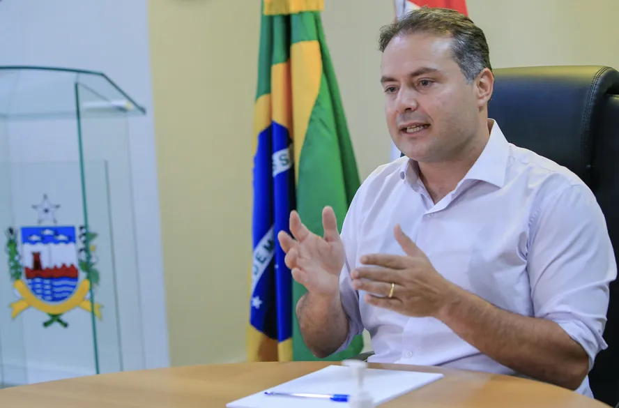 Renan Filho inicia viagem rumo à COP30 com visitas a obras estratégicas no Centro-Norte do país