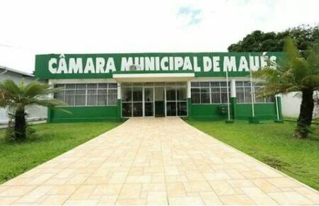 Câmara de Maués gasta mais de R$ 10 mil em diárias para servidores viajarem a Manaus Câmara de Maués gasta mais de R$ 10 mil em diárias para servidores viajarem a Manaus