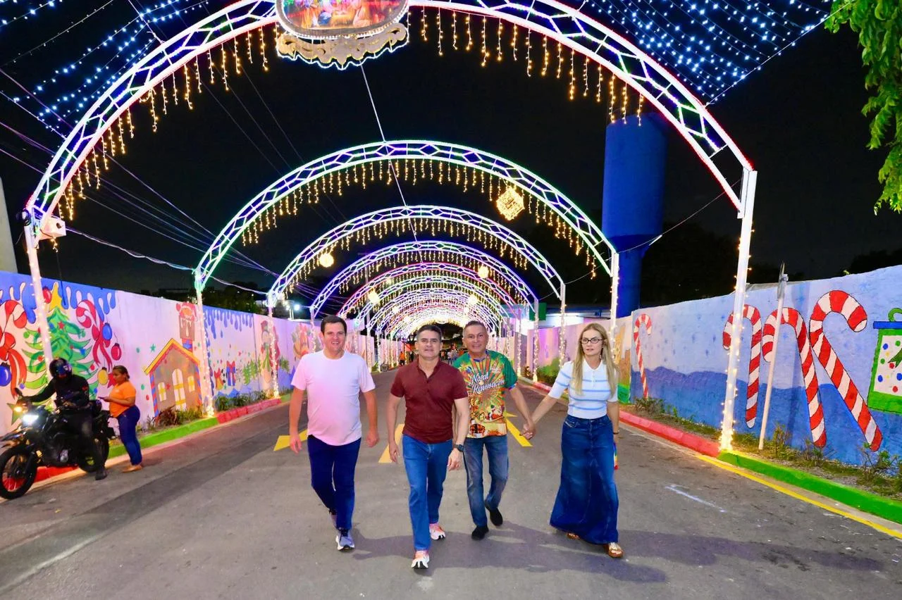 Prefeito David Almeida inaugura corredor natalino na Semulsp e aproxima servidores e comunidade da Compensa