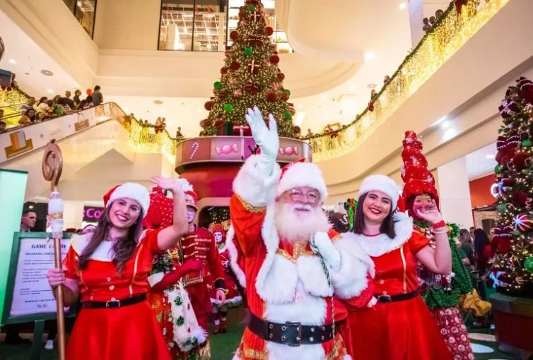 Papai Noel chega ao Shopping Ponta Negra com uma viagem mágica na “Estação de Natal” Papai Noel chega ao Shopping Ponta Negra com uma viagem mágica na “Estação de Natal”