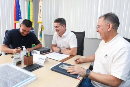 Prefeito David Almeida anuncia edital de concurso da Semmas com 30 vagas Prefeito David Almeida anuncia edital de concurso da Semmas com 30 vagas