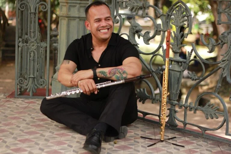 Flautista apresenta repertório natalino com arranjos nacionais e internacionais em Manaus