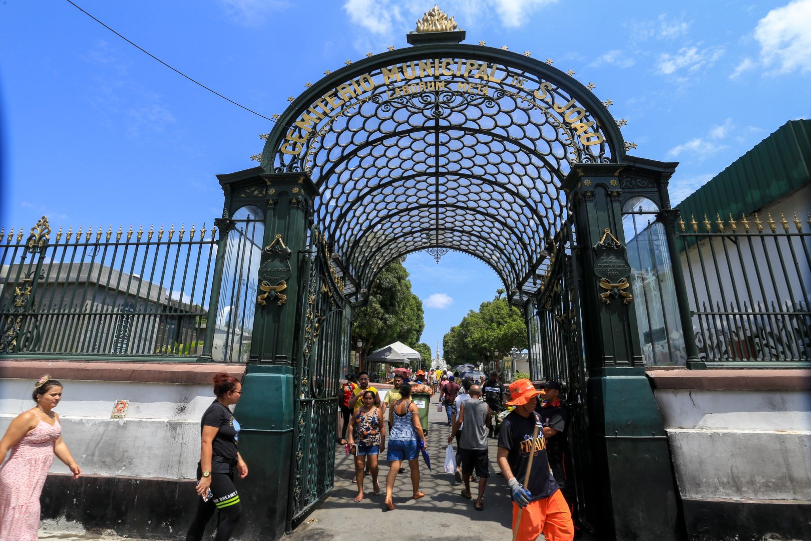 Prefeitura de Manaus garante tranquilidade e estrutura durante o Dia de Finados nos cemitérios públicos