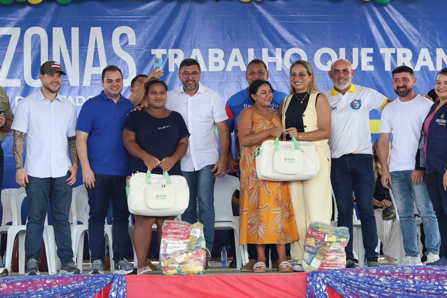 Governador Wilson Lima realiza entregas para os setores primário e social e no Médio Solimões