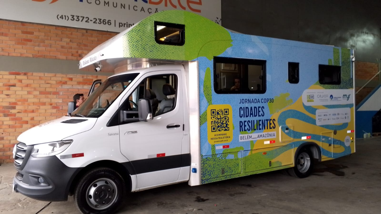Motorhome do IBAM chega a Brasília e participa de painel pré-COP30 na UnB