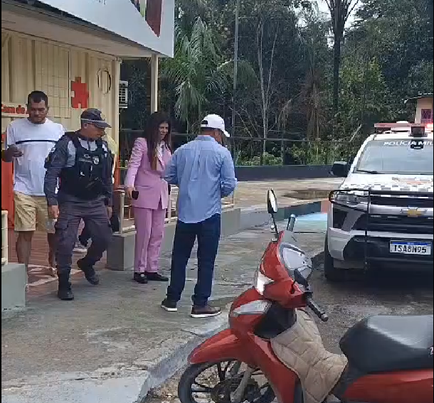 Deputada invade Câmara de Rio Preto da Eva atrás de vereadora e causa tumulto: “Cadê a vagabunda?”; sessão é interrompida