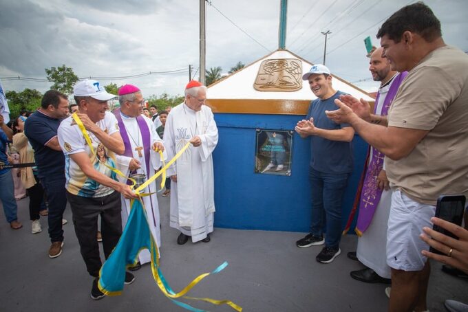 Vice-prefeito Renato Junior entrega área comunitária restaurada e inaugura Cruz Gloriosa no Colônia Antônio Aleixo