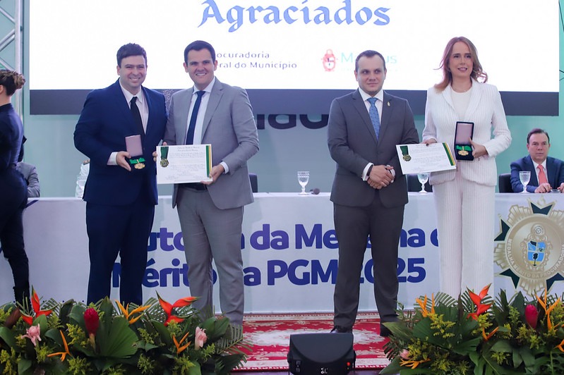 Vice-prefeito Renato Junior entrega Medalha do Mérito da PGM 2025 a personalidades que prestam serviços relevantes à sociedade