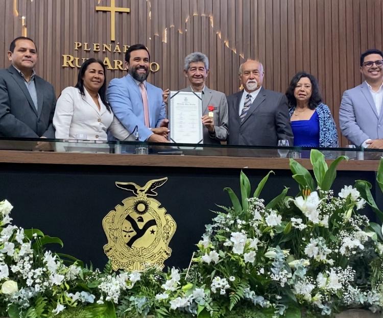 Prefeito Raymundo “Raiz” recebe Medalha Ruy Araújo na Aleam