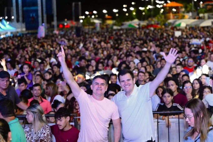‘Réveillon Gospel’ leva mais de 50 mil pessoas à Ponta Negra e prefeito David Almeida celebra fé e religiosidade de Manaus