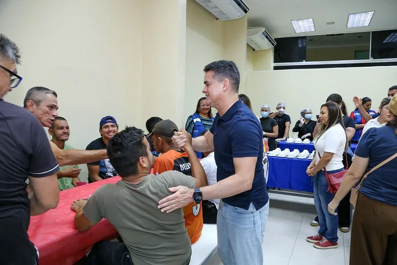 Prefeito David Almeida participa de celebração de Natal no Centro Pop e reforça política de resgate da dignidade com pessoas em situação de rua
