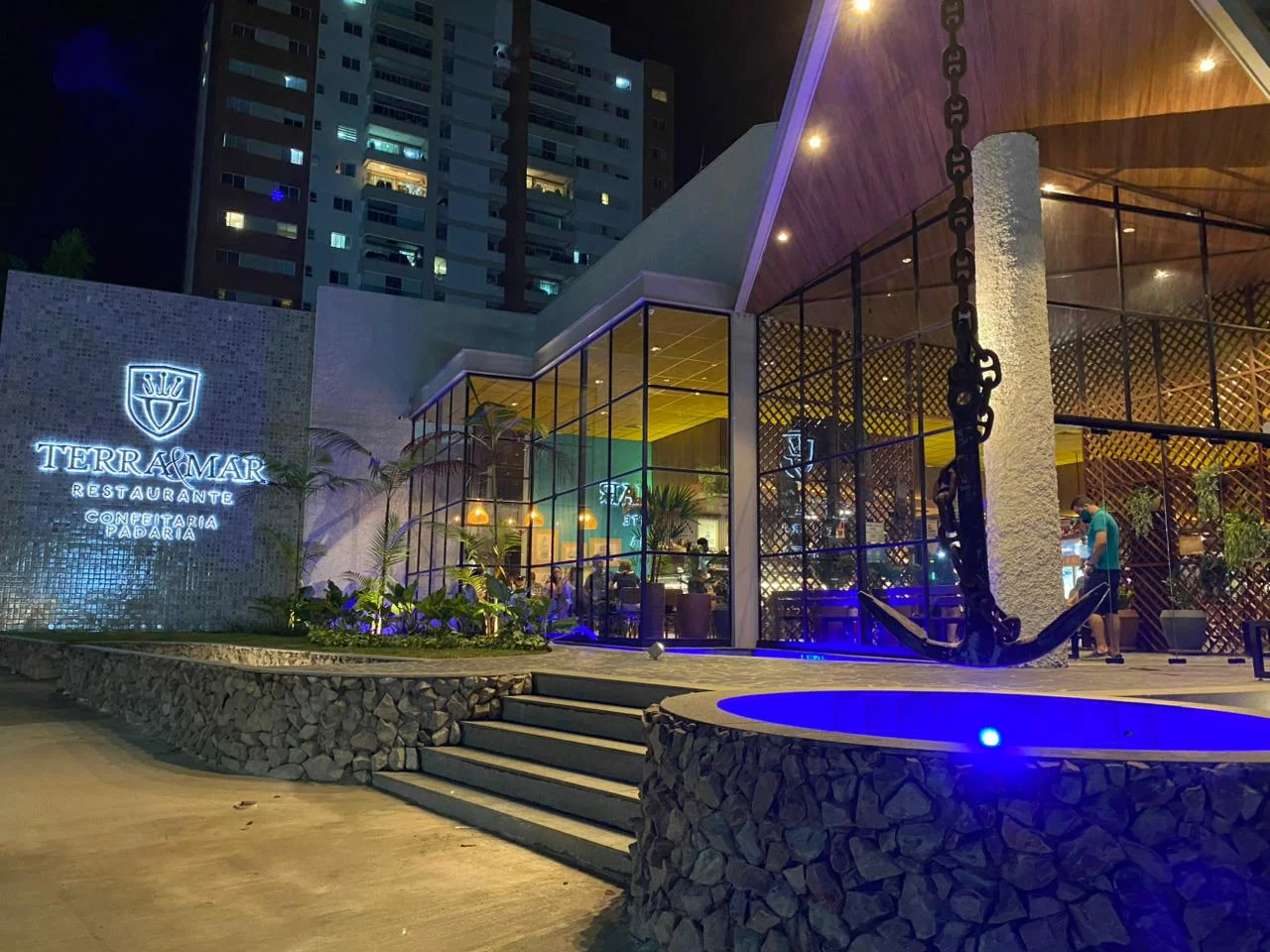 Réveillon no Terra & Mar reúne gastronomia, música ao vivo e experiência completa na virada do ano