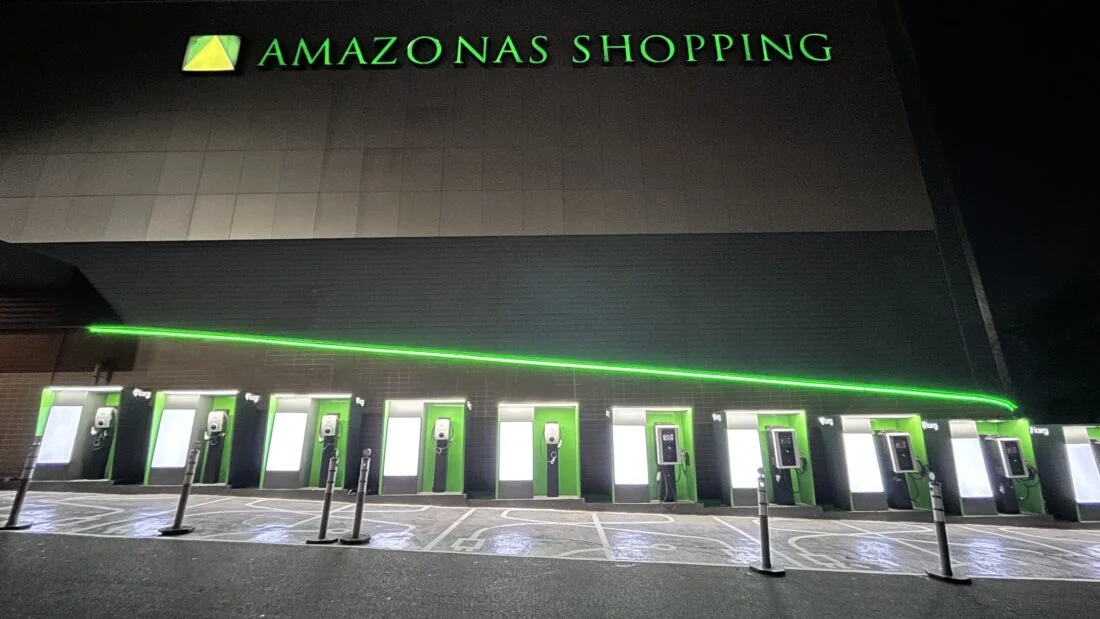 Amazonas Shopping inaugura ponto de recarga para veículos elétricos e reforça avanço da eletromobilidade em Manaus