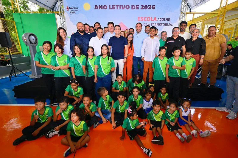 Prefeito David Almeida abre ano letivo de 2026 na zona ribeirinha e reafirma a educação como instrumento de transformação na Amazônia