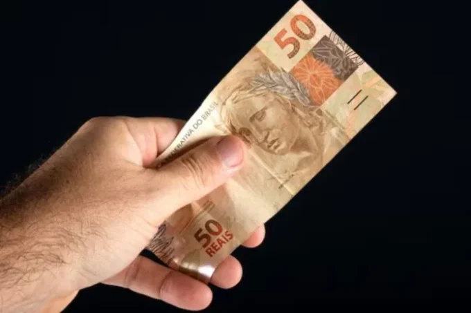 Comerciantes da Compensa alertam para circulação de notas falsas de R$ 50