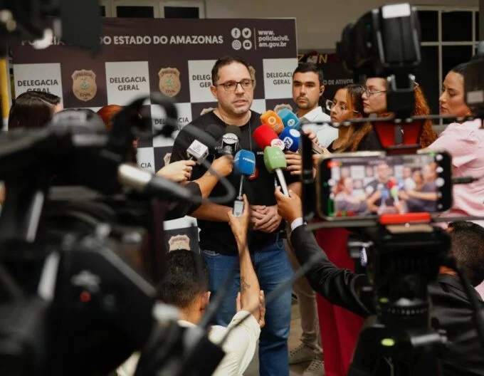 Polícia Civil prende suspeitos de extorsão com falso mandado de prisão em Manaus