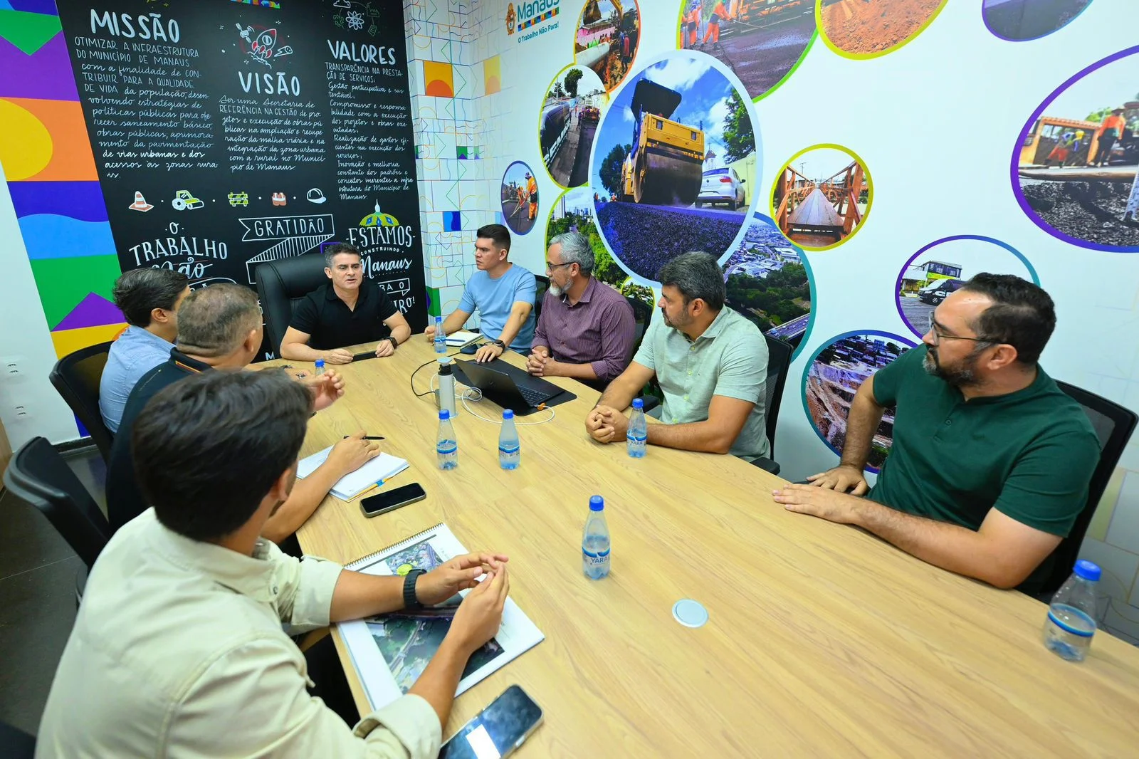 Prefeito David Almeida acompanha força-tarefa de manutenção asfáltica nas zonas Sul e Centro-Sul e anuncia cronograma para toda Manaus
