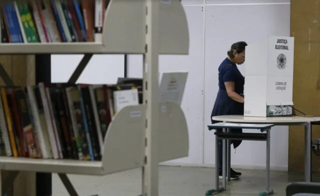 Eleições de 2026 devem ser decididas pela rejeição, não pela ideologia, aponta pesquisador político