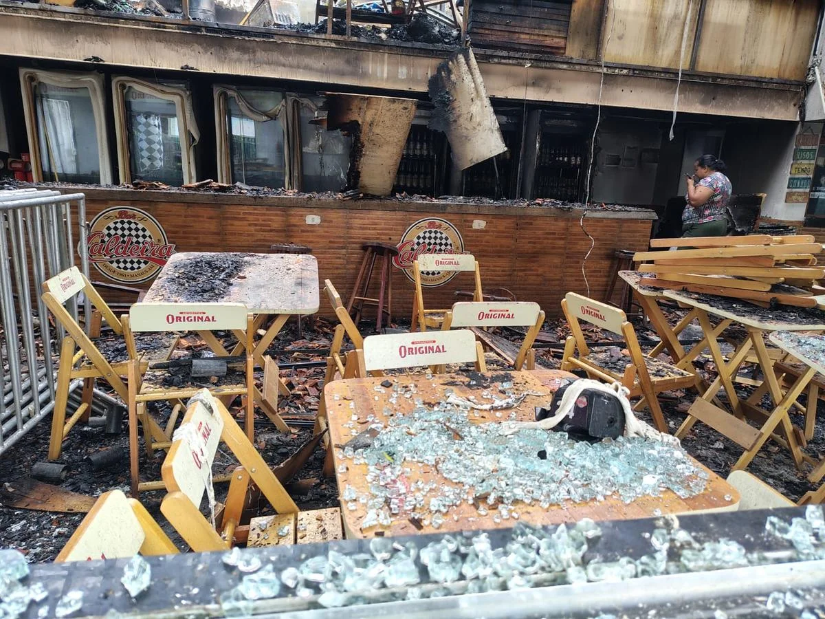Saiba como ficou o Bar do Caldeira após incêndio destruir 40% da estrutura em Manaus