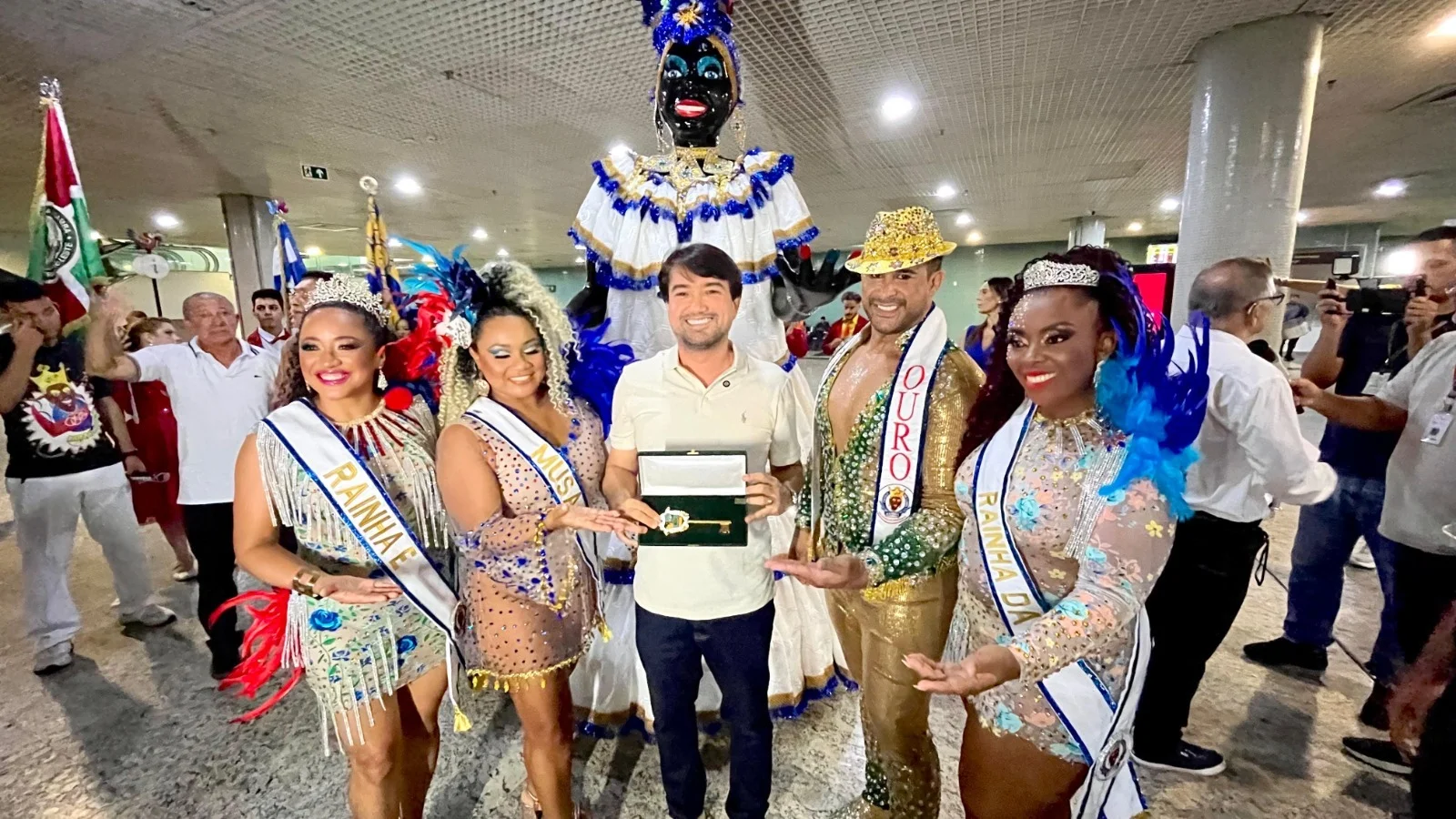 Kamélia desembarca em Manaus e abre oficialmente o Carnaval 2026