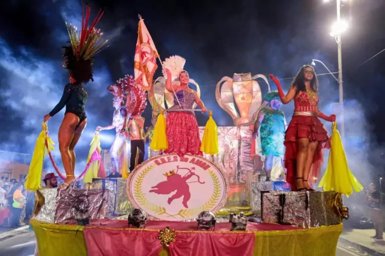 Grupo Experimental abre o Carnaval 2026 com desfile ao lado do Sambódromo de Manaus