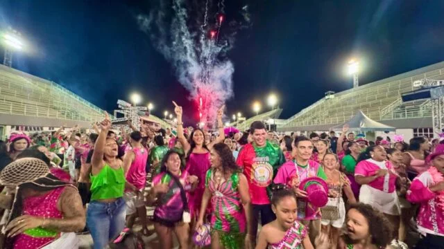 Veja como foi o último ensaio da Vitória Régia antes do desfile oficial em Manaus