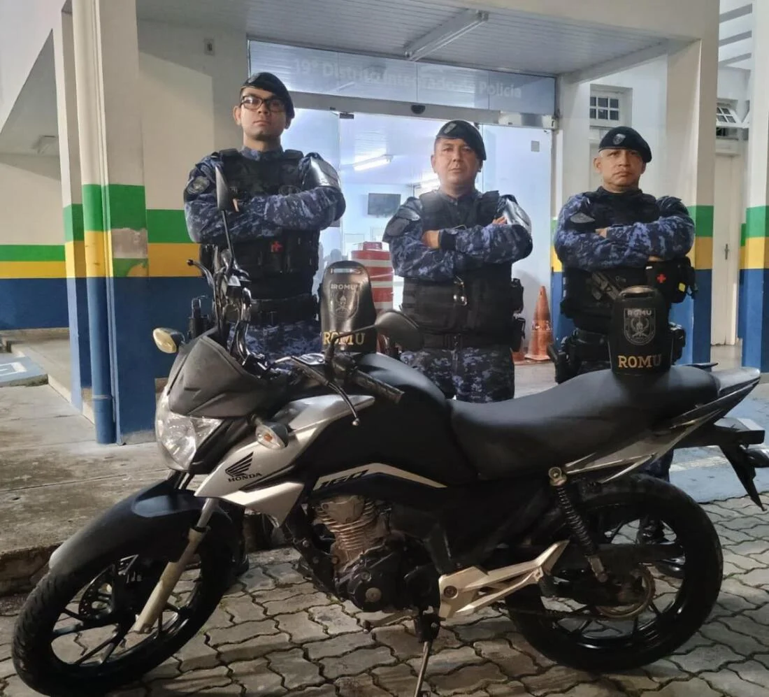 ROMU recupera moto roubada após perseguição e fuga de criminosos em área de mata no Tarumã - Portal Remador