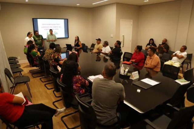 Após pedido dos blocos e aval do prefeito Mateus Assayag, número de jurados sobe para quatro; presidentes têm 24 horas para analisar perfis e garantir isenção na disputa. - Portal Remador