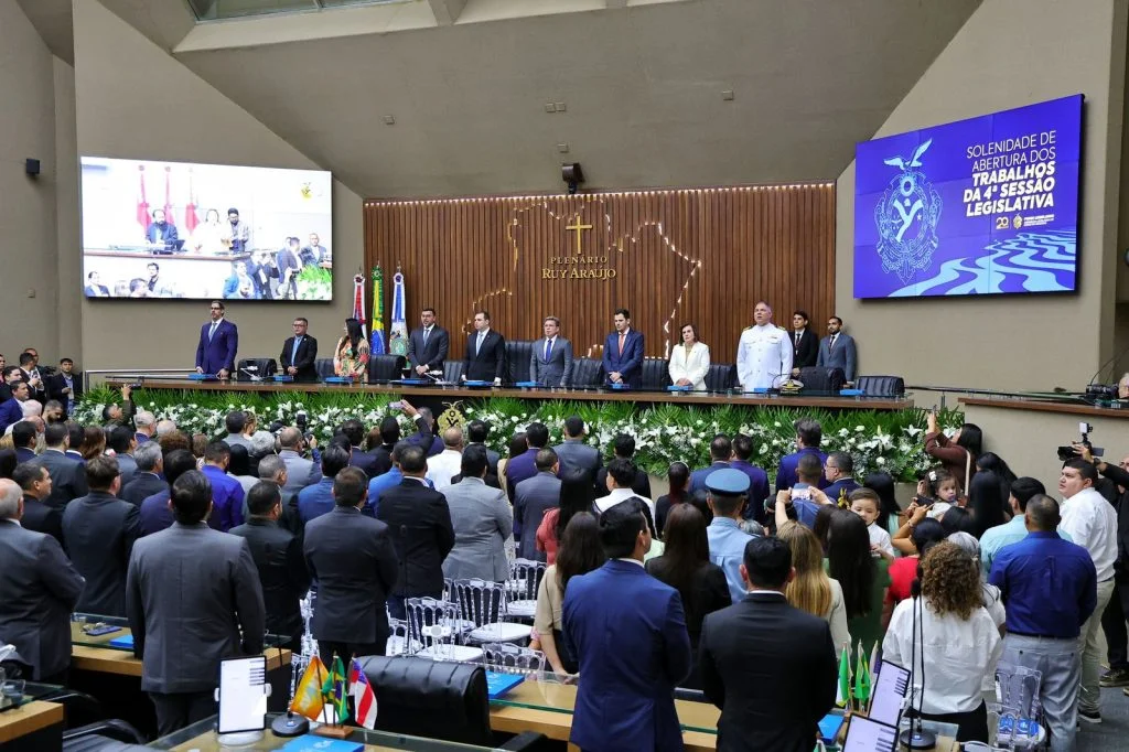 Roberto Cidade conduz abertura do ano legislativo de 2026 na Aleam - Portal Remador.