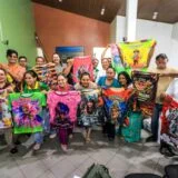 Prefeitura de Parintins entrega abadás e camisas para fortalecer blocos do Carnailha 2026
